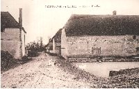 la Grand'Rue en direction de Racines, vers 1910